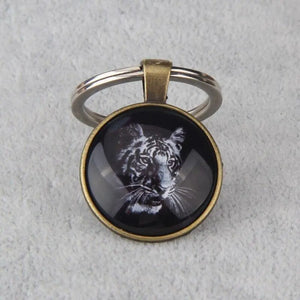 BLACK AND WHITE TIGER KEYCHAIN Tiger-Universe