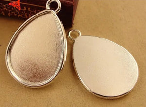 SMALL WHITE TIGER PENDANT Tiger-Universe