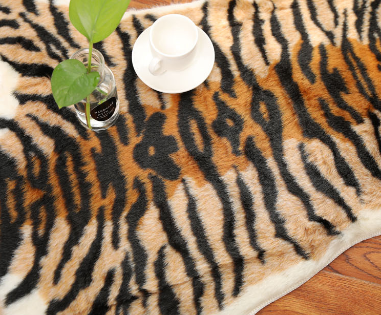 FAKE TIGER SKIN RUG Tiger-Universe