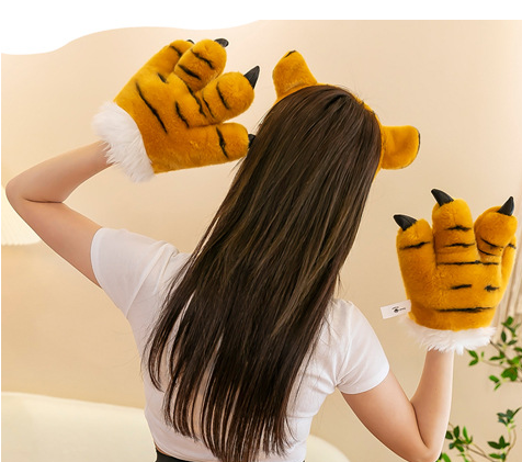 TIGER PAW PLUSH Tiger-Universe