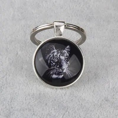 BLACK AND WHITE TIGER KEYCHAIN Tiger-Universe