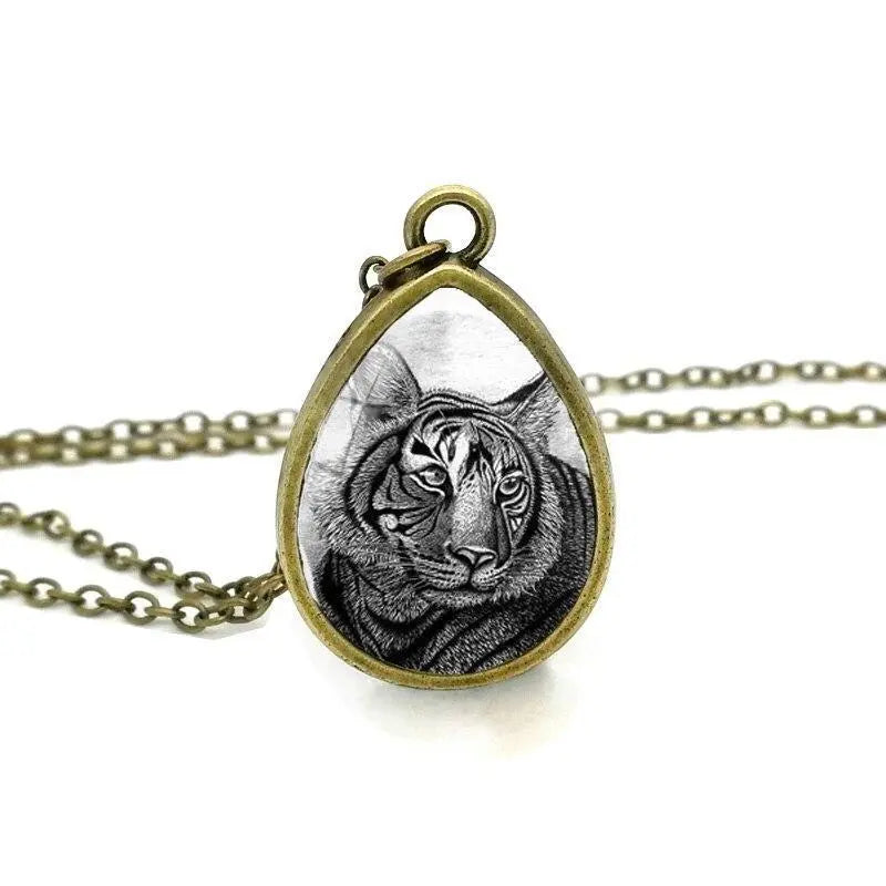 BLACK AND WHITE TIGER PENDANT Tiger-Universe