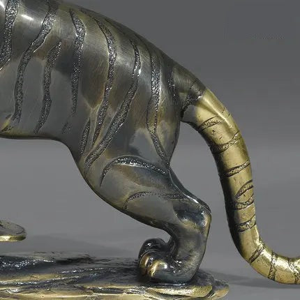 DOMINANT JAPANESE TIGER STATUE Tiger-Universe