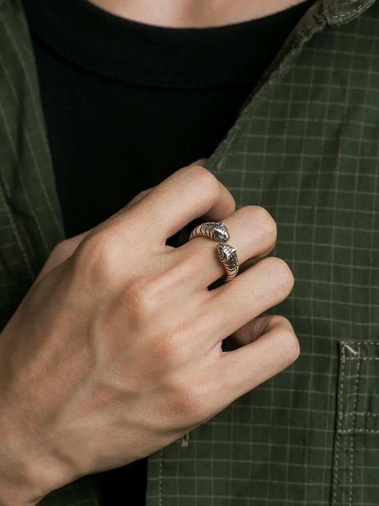 DOUBLE SIDED SILVER TIGER RING Tiger-Universe