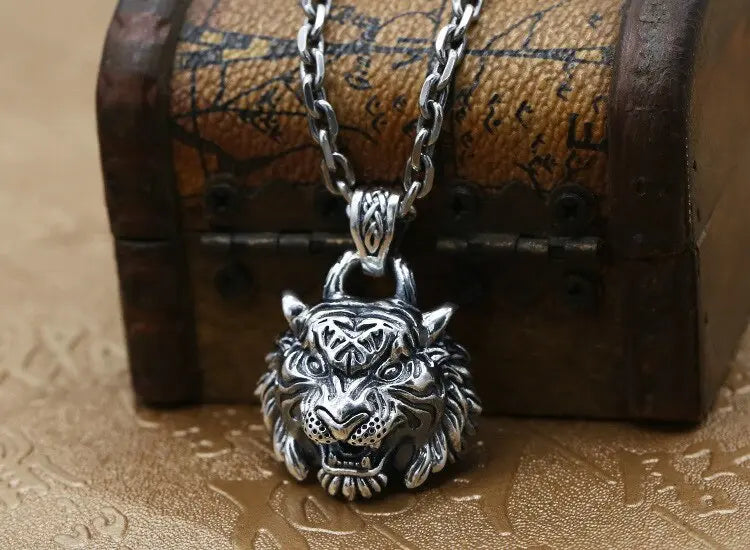 Vivienne Westwood Man. Tag Pendant gold