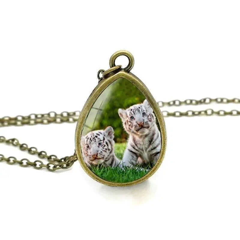 SMALL WHITE TIGER PENDANT Tiger-Universe