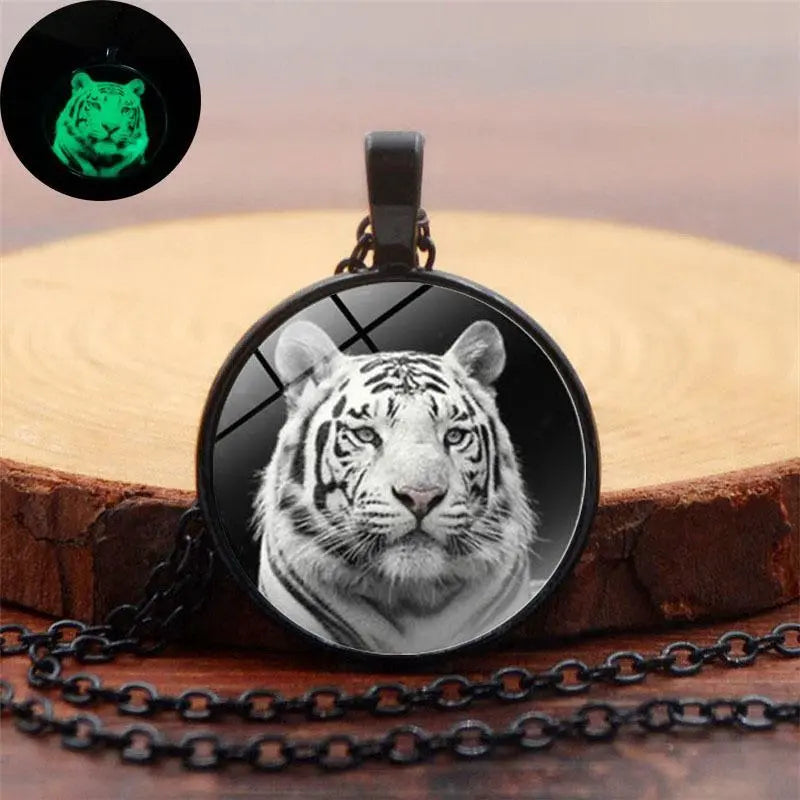 WHITE TIGER PENDANT Tiger-Universe